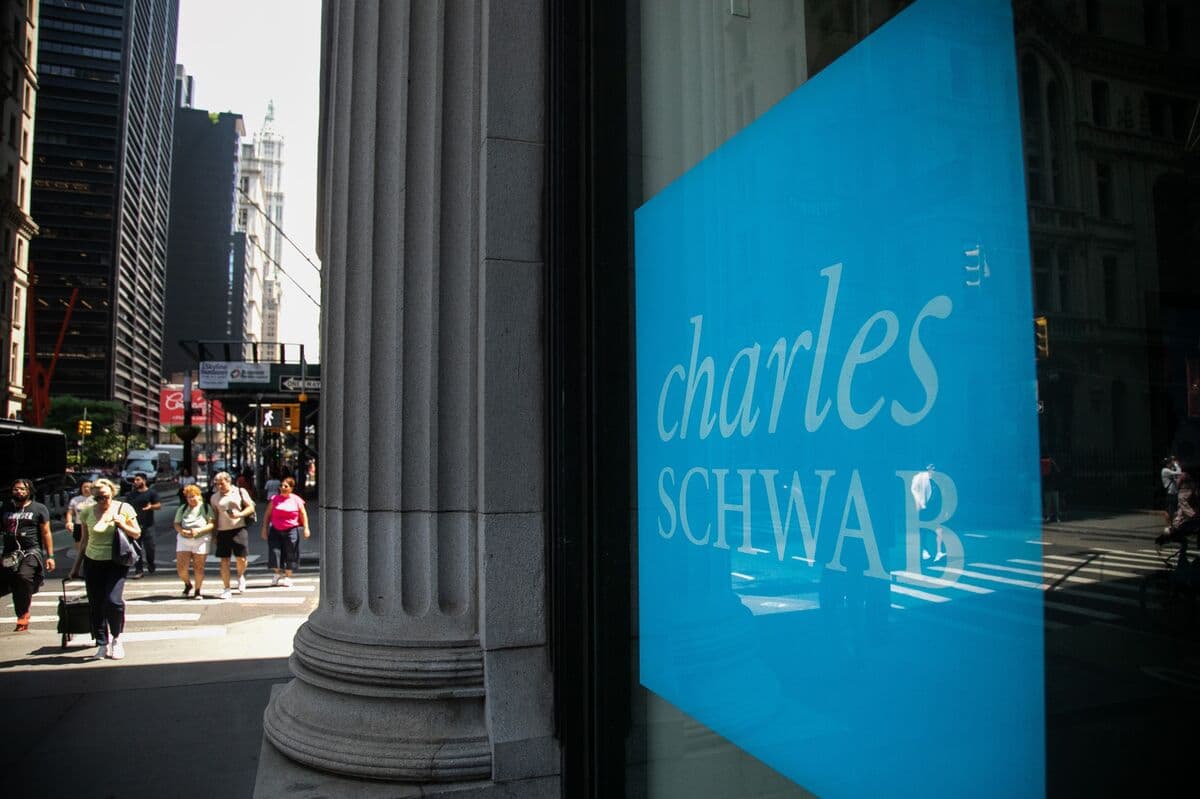 Charles Schwab Implements New Margin Requirements Amid Tax Strategy Concerns