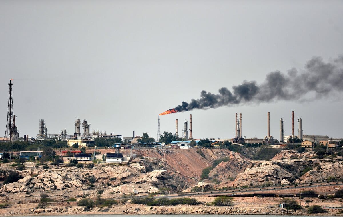 Trump Revives and Quickly Abandons Threat to Capture Kharg Island