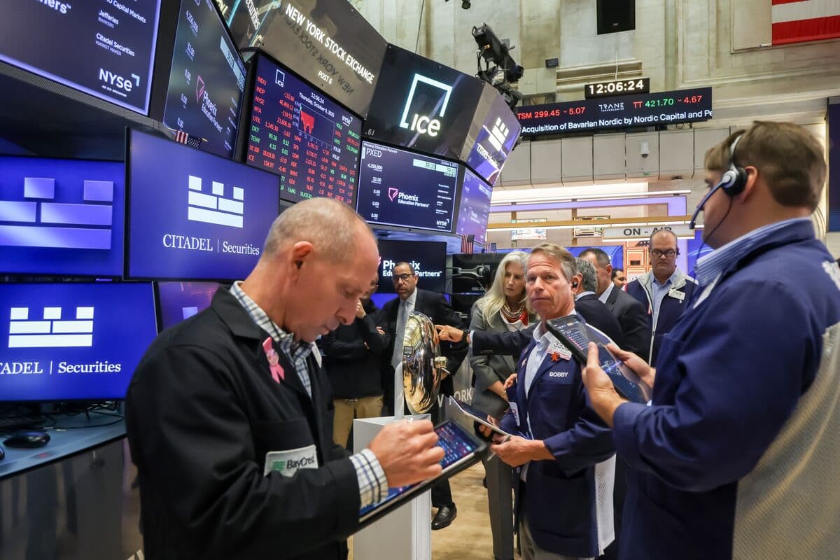 US Stock Futures Rise as AI Sector Boosts Tech Shares and Cisco Reports Strong Earnings