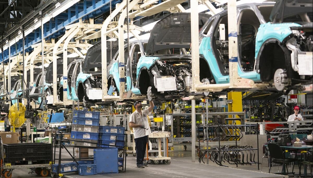 White House Advocates for 50% US Component Requirement in Auto Production