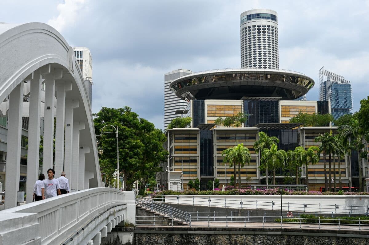 Singapore Court Authorizes Seizure of Capital A's Assets in Arbitration Case