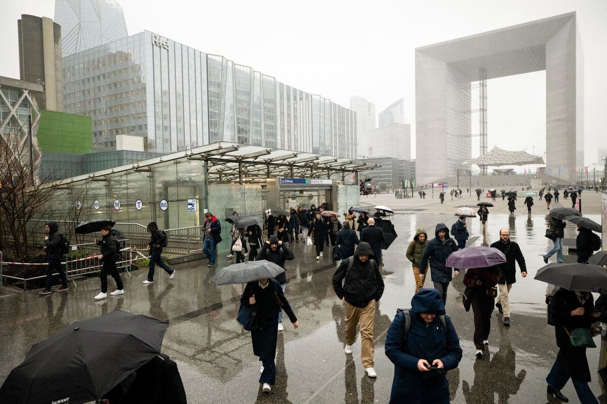 French Business Confidence Remains Below Long-Term Average Amid Economic Concerns