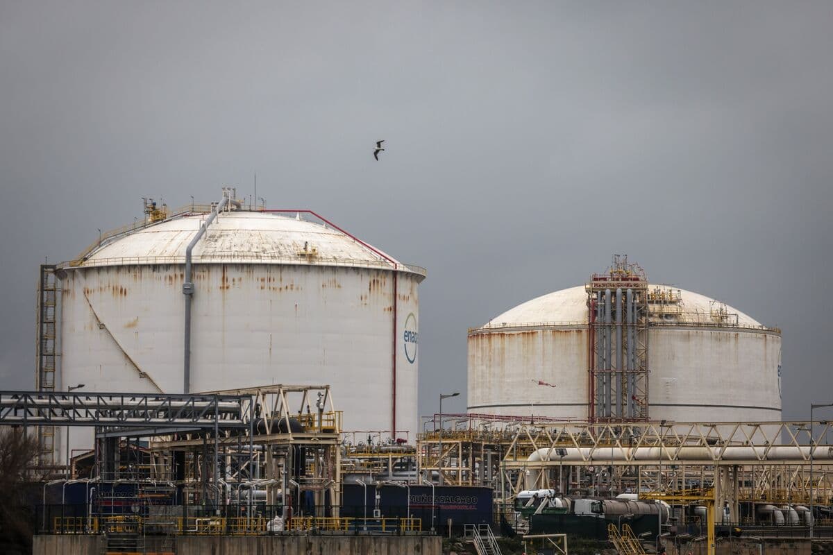 Europe Faces High War-Related Gas Prices Through 2027, HSBC Says