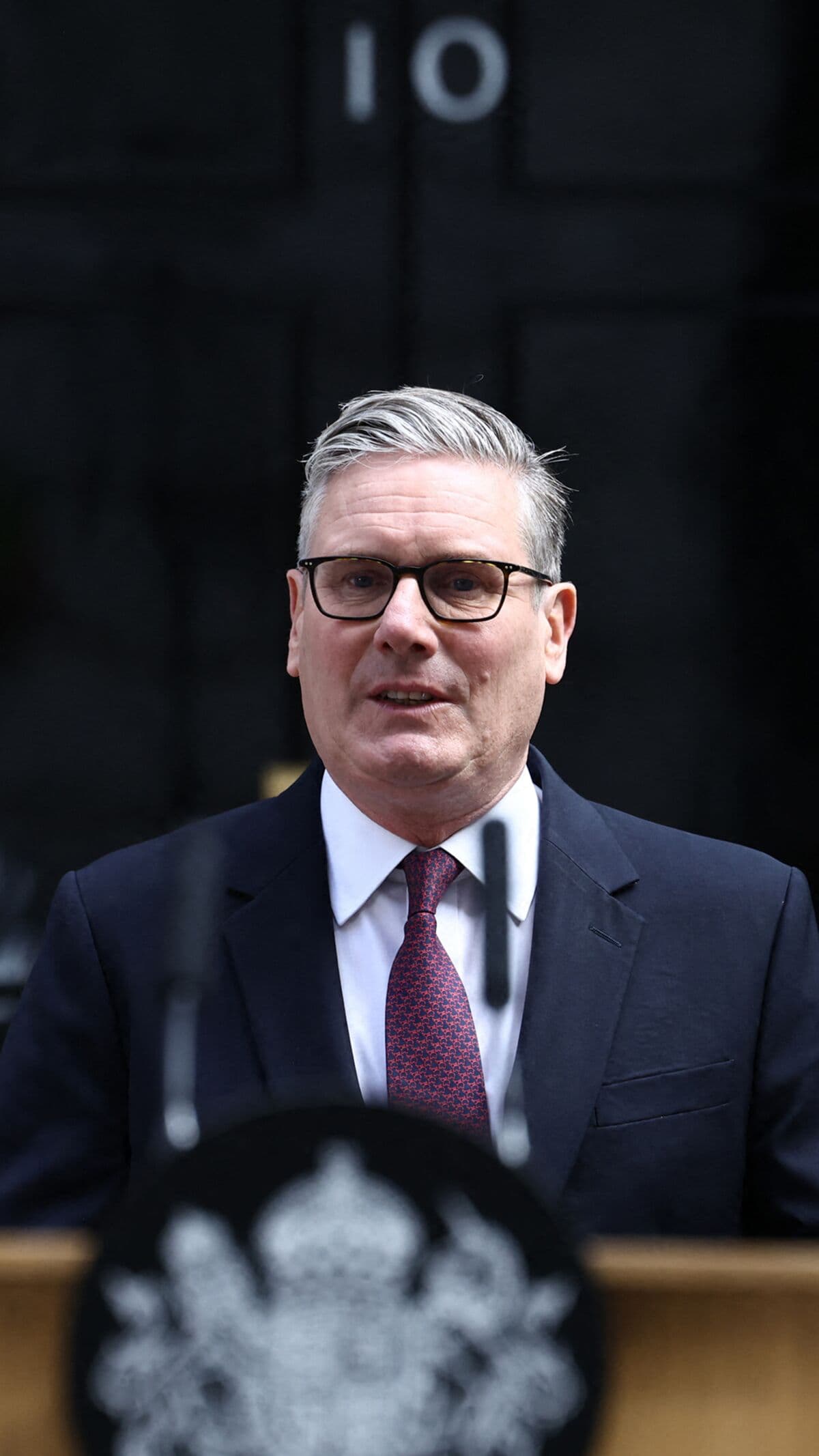 Keir Starmer Resigns as UK Prime Minister, Marking Sixth Leader Departure Since Brexit