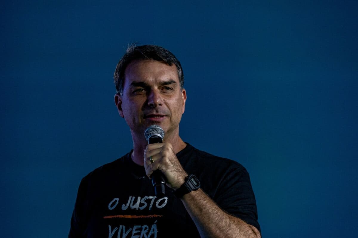 Trump Hosts Brazilian Presidential Candidate Flávio Bolsonaro at White House