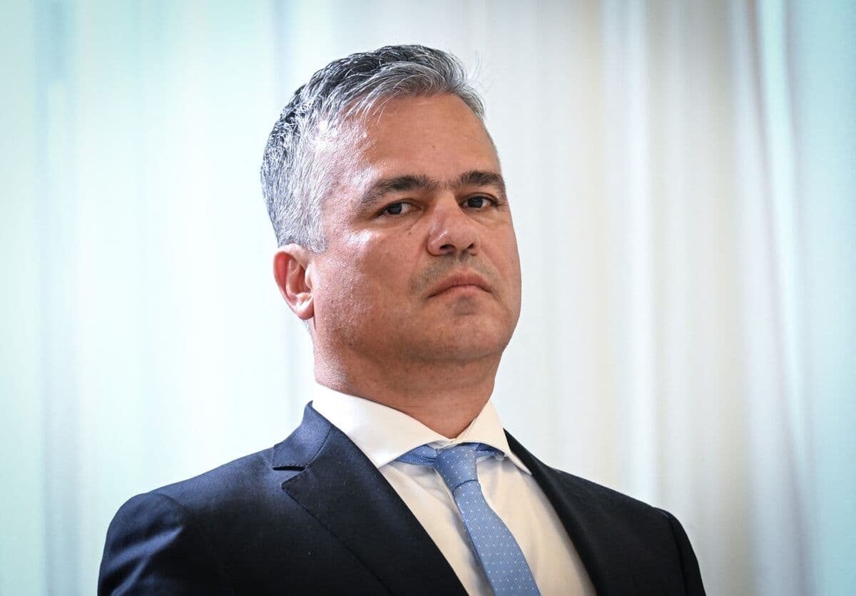 Romania's Prime Minister-Designate to Face Confidence Vote Amid Uncertain Majority