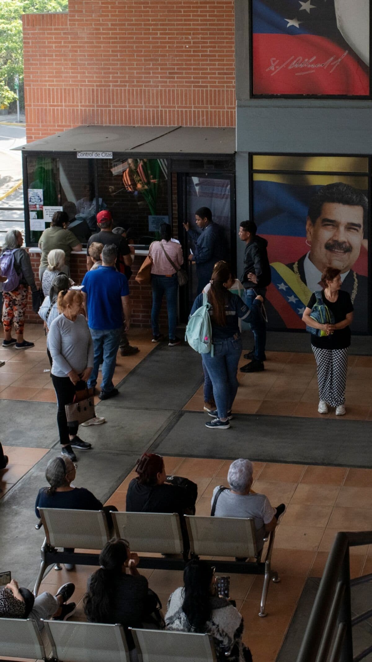 Departure of Cuban Doctors Exacerbates Venezuela's Health Crisis
