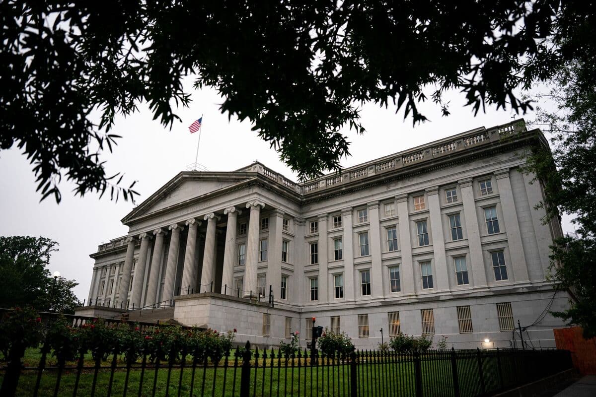 Treasury Futures Market Faces Disruption Amid Rising Yields and Position Overhaul