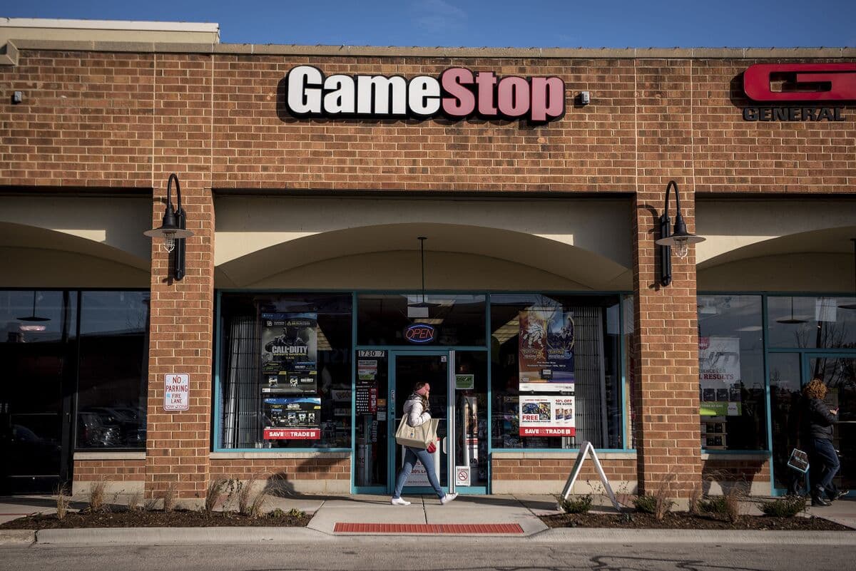 GameStop CEO Ryan Cohen Abandons $35 Billion Pay Plan to Pursue eBay Acquisition