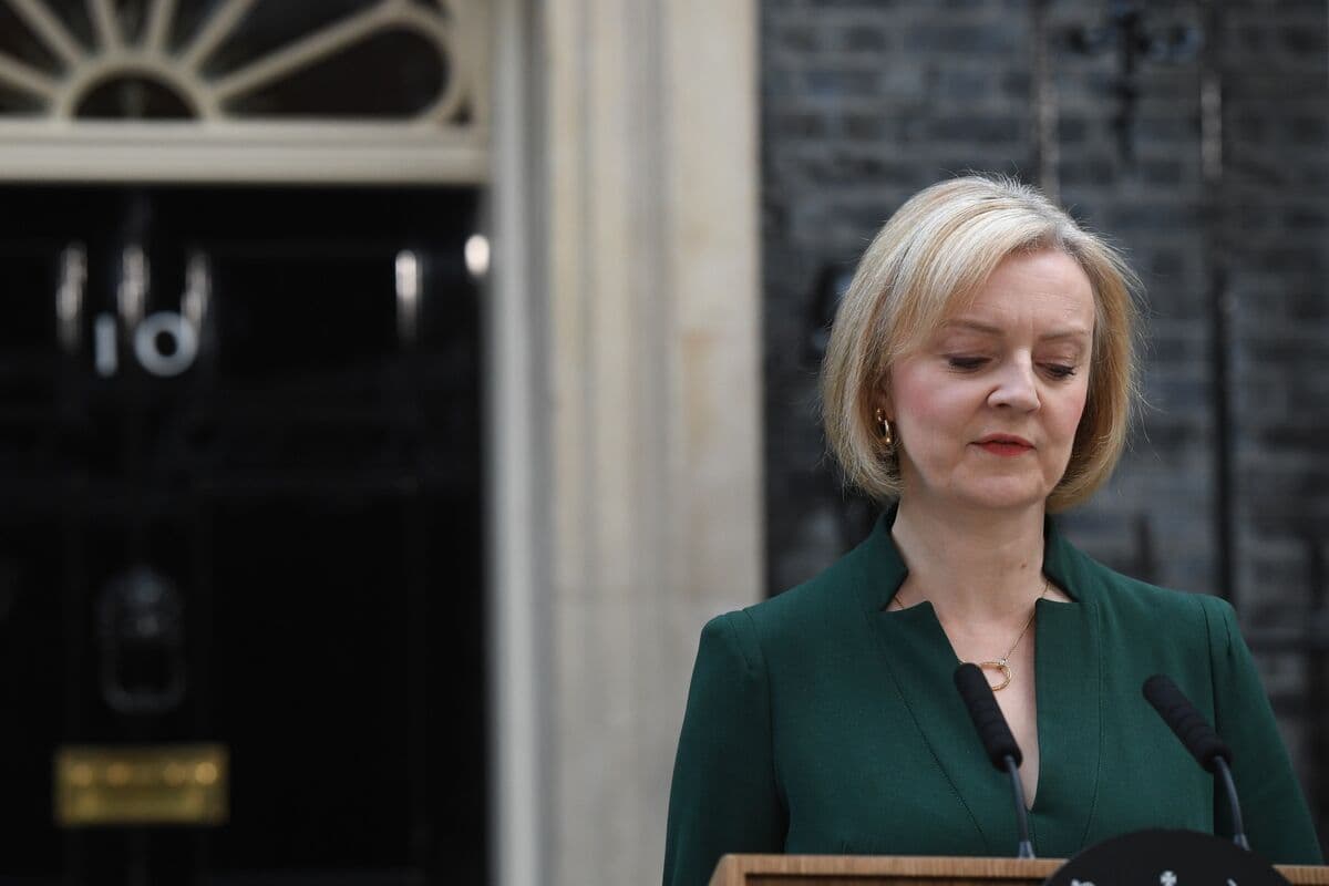 Gilts Face Worst Month Since Liz Truss as Oil Spike Jolts UK Market
