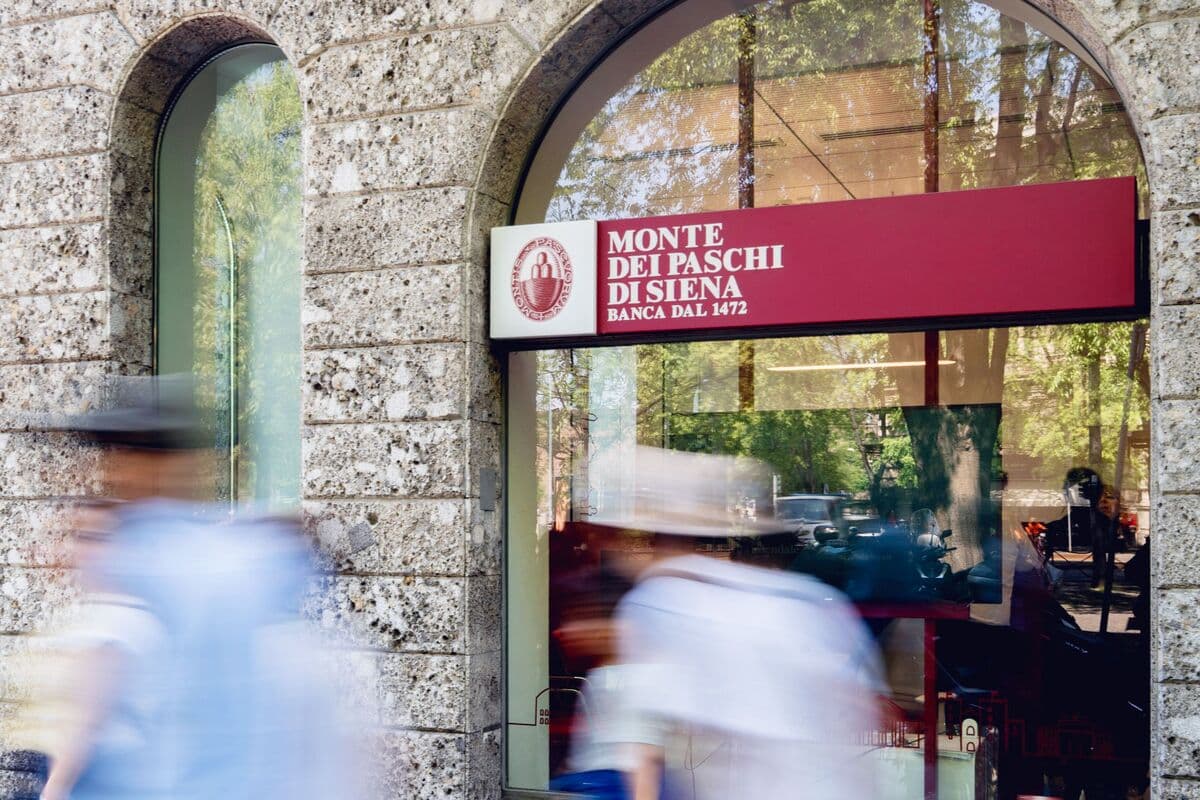 Italian Financial Stocks Rise Amid Bidding Interest for Banca Monte dei Paschi