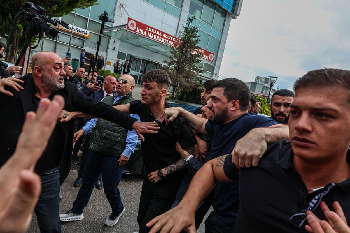 Turkish Police Conduct Raid on Opposition CHP Headquarters in Ankara