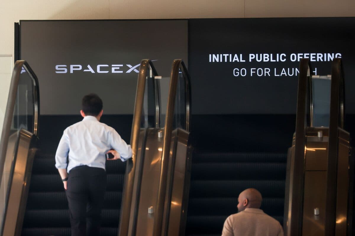 SpaceX's Initial Public Offering Reports Strong Demand Ahead of Closing Orders