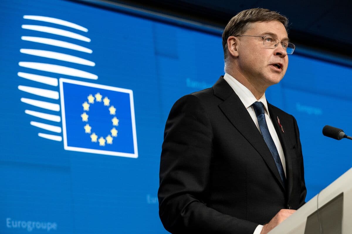 Dombrovskis: ECB Must Address Rising Inflation Amid Iran Conflict