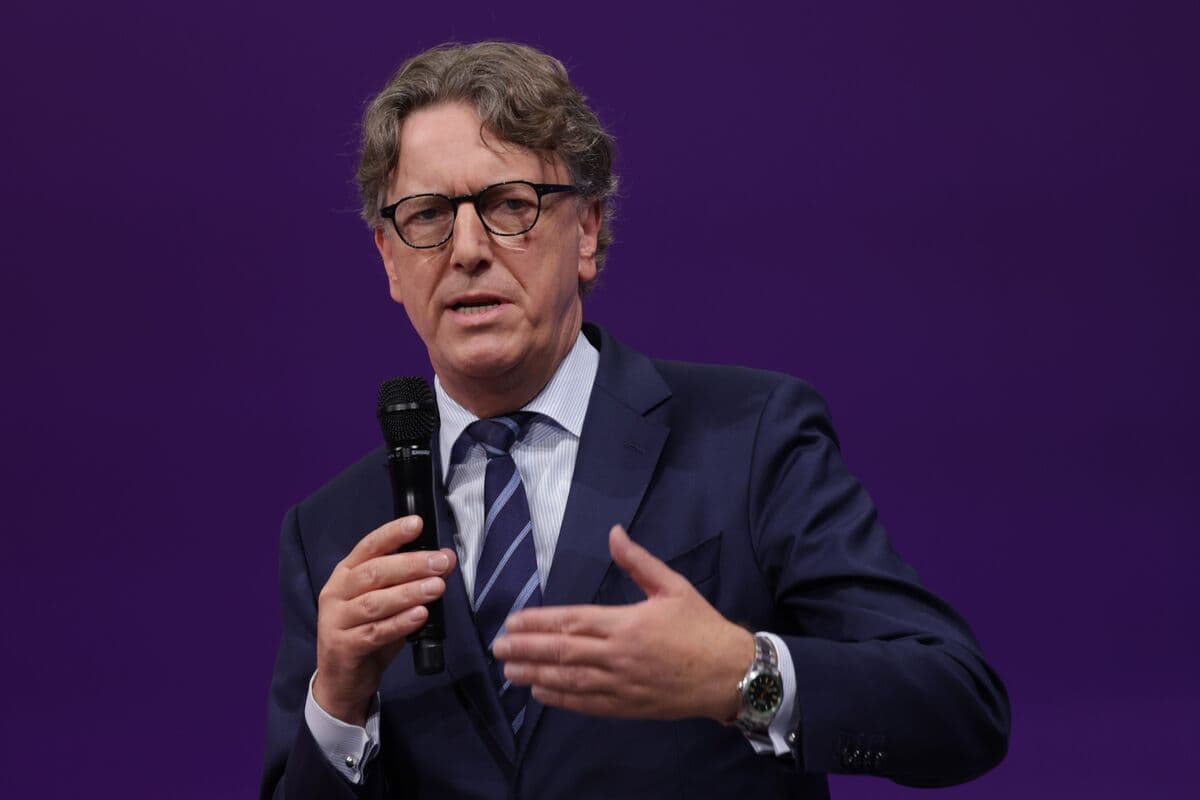 German Bank Chief Warns Political Extremism Could Impact Foreign Investment