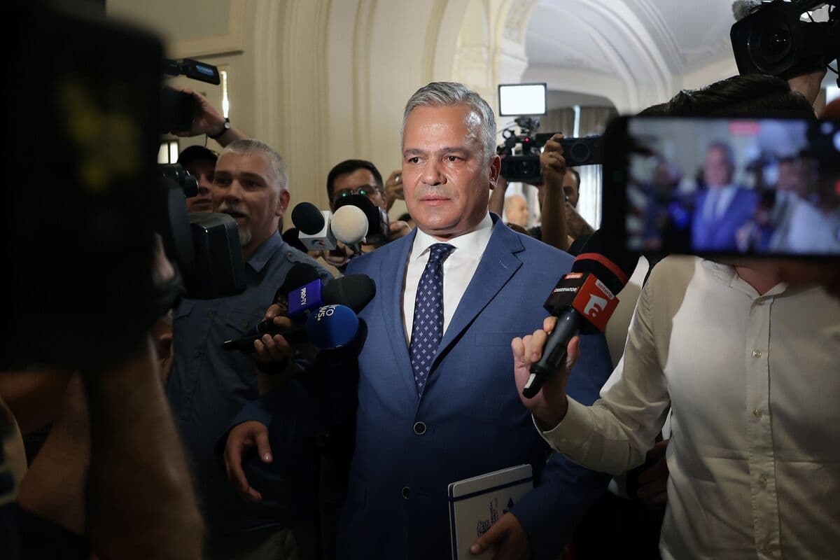 Romania's Prime Minister-Designate Presents Cabinet, Seeks Parliamentary Approval