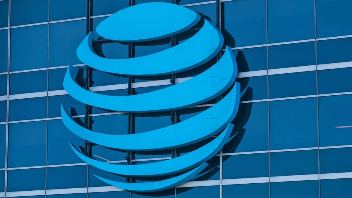 AT&T Faces Legal Setback in Efforts to Halt Basic Phone Service in California