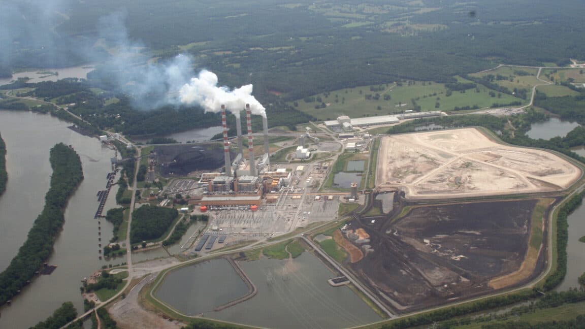 Trump Administration's Coal Investments Support Plants with Environmental Violations