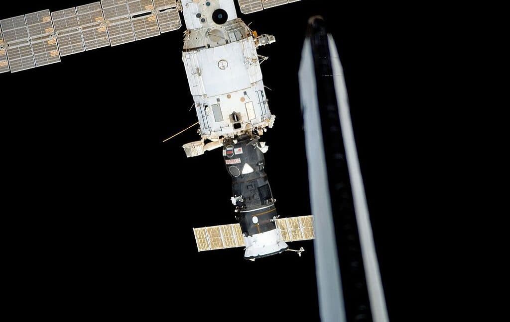 Russia to Address Long-Standing Cracks in Space Station Amid NASA-Roscosmos Dispute