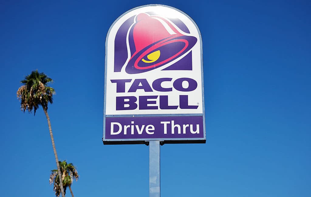 Taco Bell Iceberg Lettuce Linked to Cyclosporiasis Outbreak in Five States