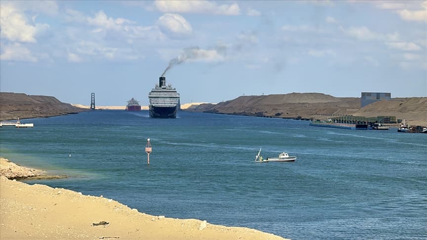 Gazze'de ateşkesin ardından Süveyş Kanalı'nın gelirleri artış gösterdi