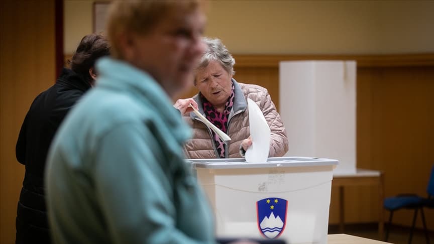 Slovenya'da halk genel seçim için sandık başına gidiyor