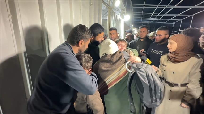 İsrail'in 20 günün ardından kısıtlı şekilde açtığı Refah'tan 28 Filistinli Gazze'ye döndü