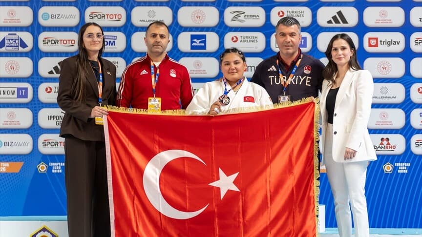 Milli judocu Nisanur Serin'den Gençler Avrupa Kupası'nda gümüş madalya