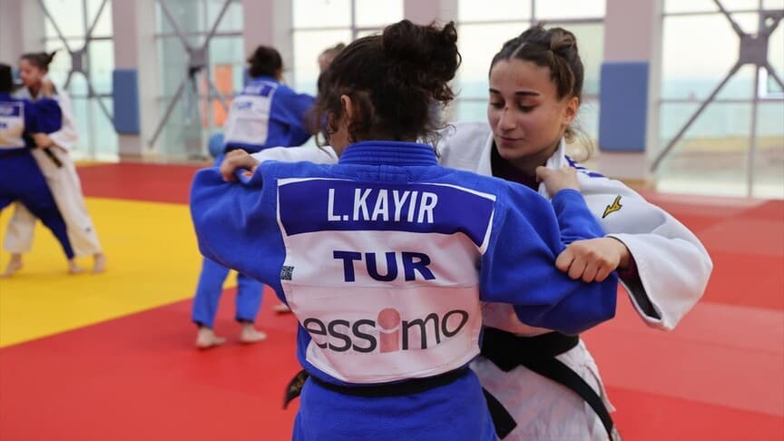 Yağmur Yılmaztürk, bir ayda 3 Avrupa kupasında birinci oldu