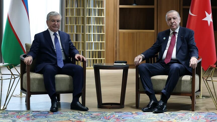 Cumhurbaşkanı Erdoğan, Özbekistan lideri Mirziyoyev ile bir araya geldi