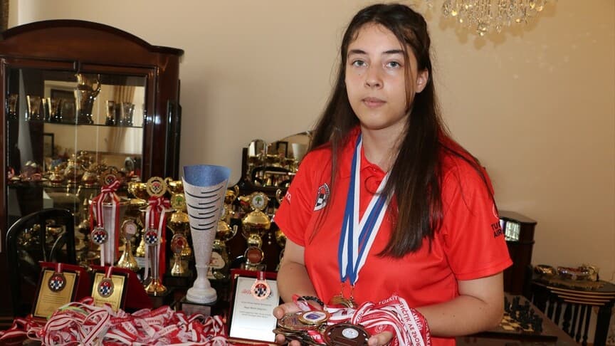 Avrupa satranç şampiyonu Beren, 'Büyük Usta' unvanı için çalışıyor