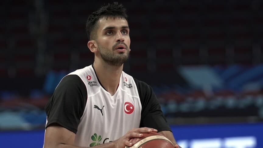 Ömer Faruk Yurtseven, Real Madrid ile sözleşme imzaladı