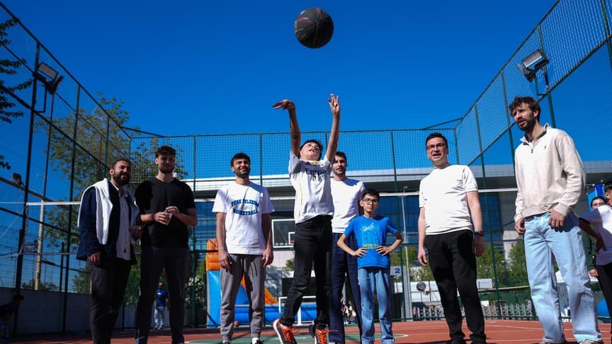 Türk Telekom Basketbol Takımı, AA Çocuk ve Gençlik Şenliği'nde yer aldı
