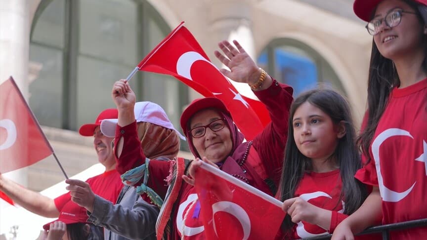 New York'ta 43. Türk Günü Yürüyüşü büyük bir coşkuyla yapıldı