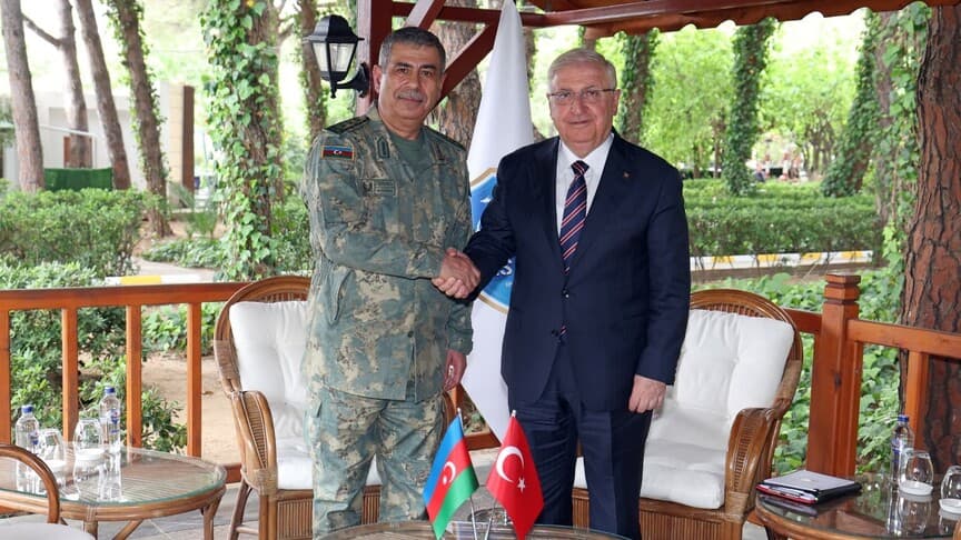 Bakan Güler, Azerbaycan Savunma Bakanı Hasanov ile bir araya geldi