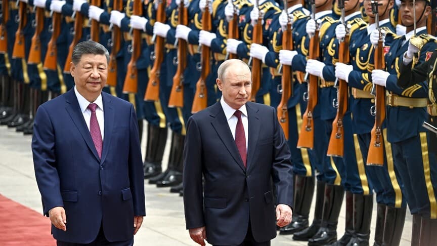 Putin, Çin'de tek taraflılığa karşı iş birliği mesajı verdi