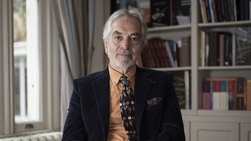 Prof. Dr. İskender Pala, roman yazmak için yılda 2500 saat çalışıyor