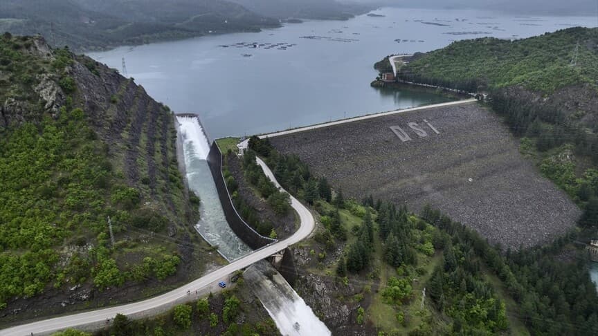 Almus Barajı, kış ve bahar yağışlarıyla doluluk oranını yüzde 100'e çıkardı