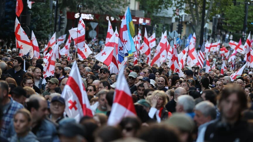 Tiflis'te hükümet karşıtı protesto düzenlendi