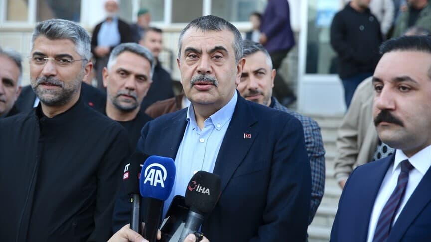 Bakan Tekin, çocukların milli ve manevi değerlerle yetişmesi için çalıştıklarını belirtti