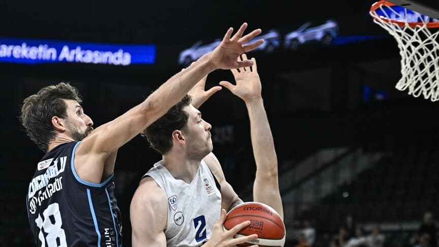 Anadolu Efes, Basketbol Süper Ligi play-off çeyrek finalinde Türk Telekom'u yendi.