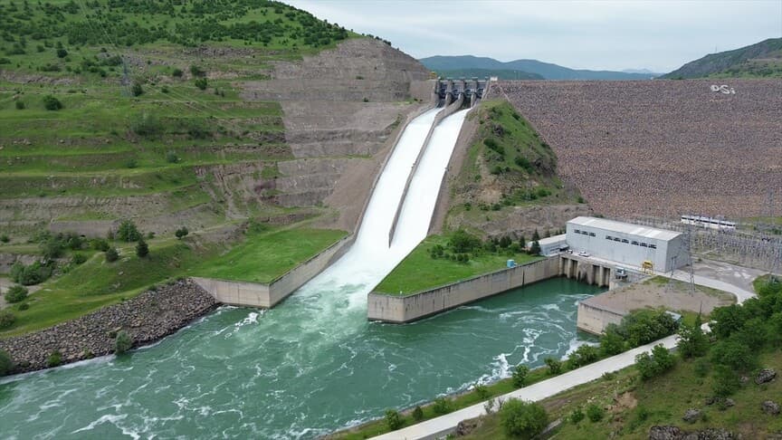 Elazığ'daki 3 barajda su tahliye çalışmaları devam ediyor
