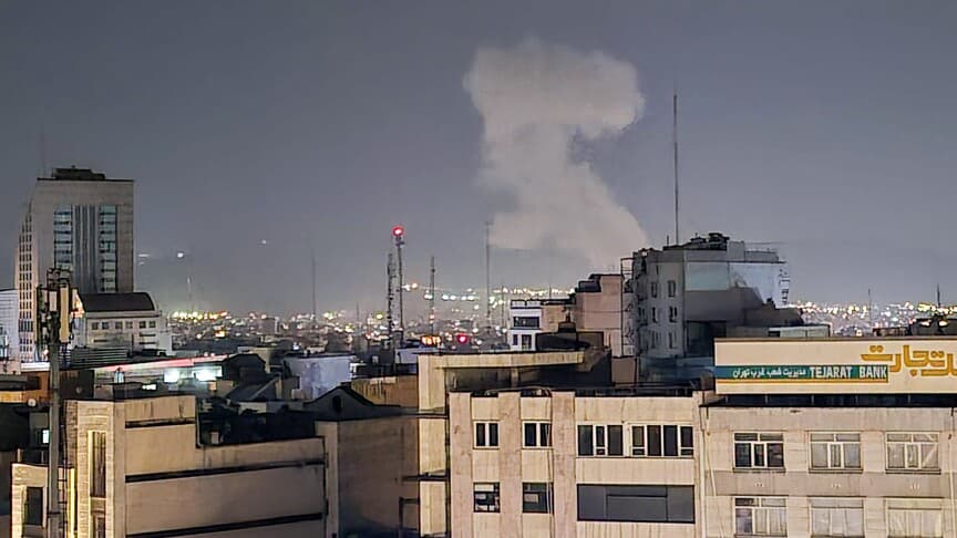 Bender Abbas'ta 3 patlama sesi duyuldu, kaynağı belirsiz