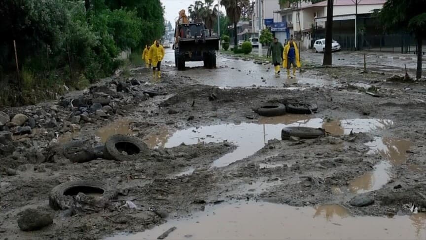 Sakarya ve Osmaniye'de sağanak yağışlar etkili oldu