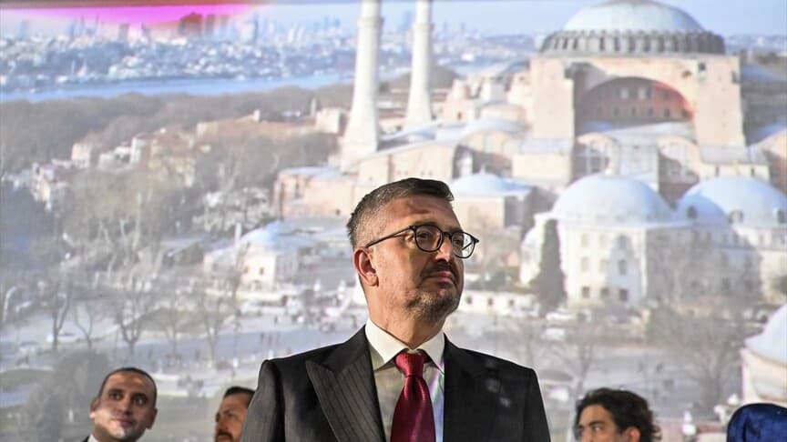 İletişim Başkanı Duran, İstanbul'un Fethi çadırını ziyaret etti