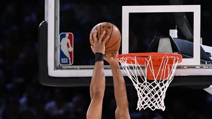 Spurs, Thunder'ı yenerek NBA play-off serisini eşitledi