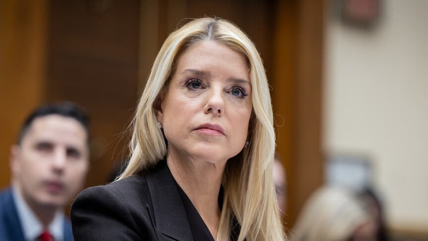 Eski Adalet Bakanı Bondi, Trump'ın Epstein dosyalarındaki rolüyle ilgili soruları yanıtlamadı