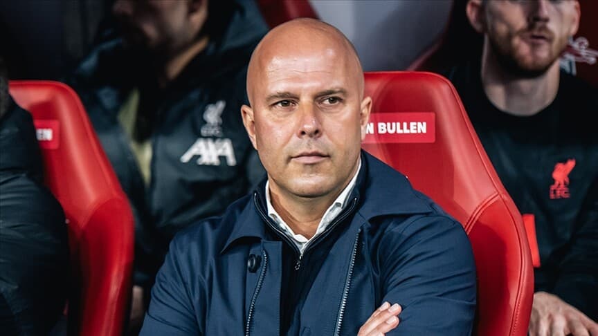 Liverpool, teknik direktör Arne Slot ile sözleşmesini feshetti