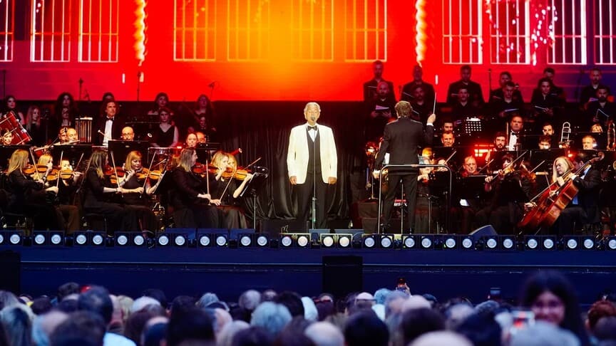 Andrea Bocelli, İstanbul'da konser verdi