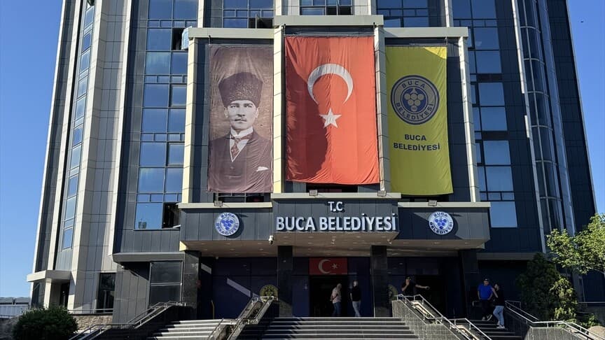 İzmir Buca Belediyesi'nde yolsuzluk operasyonu: Başkan Duman ve 52 kişi gözaltında